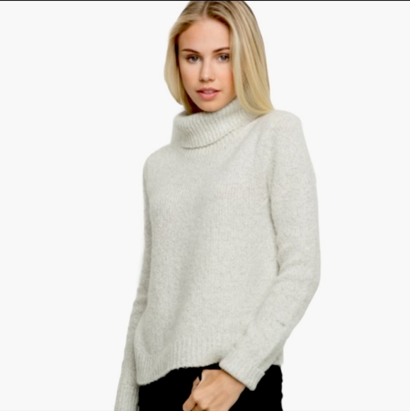 Brandy Melville Cassia Wool Blend Turtleneck - Picture 1 of 8